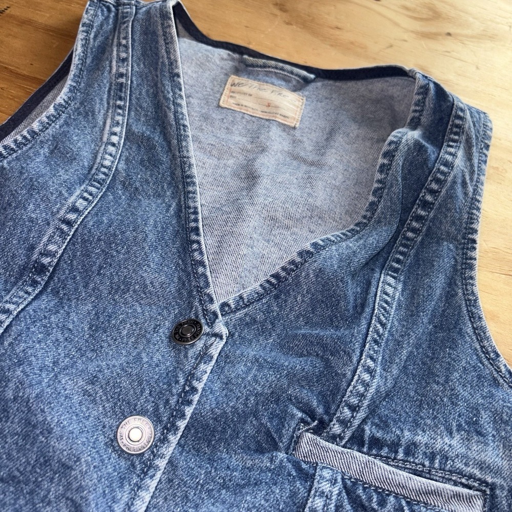 Free People We The Free Cropped Denim Vest Size Small Blue Medium Wash